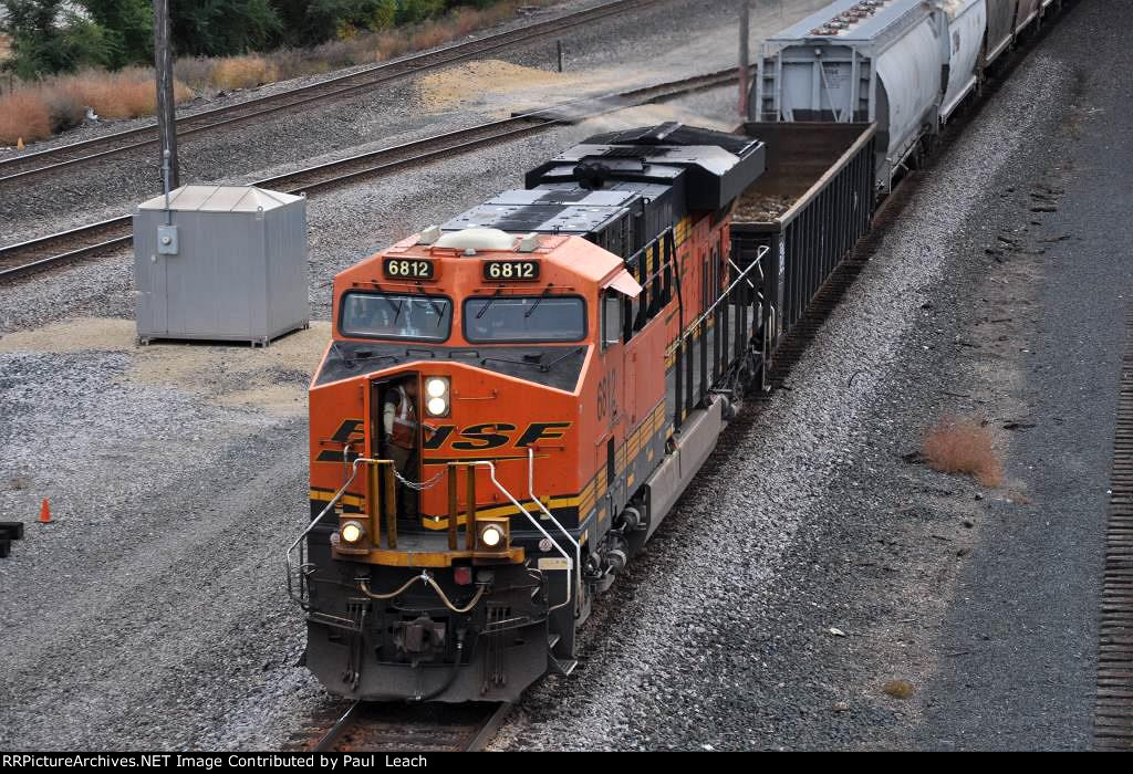 Westbound manifest prepares to enter CP's St. Paul Yard